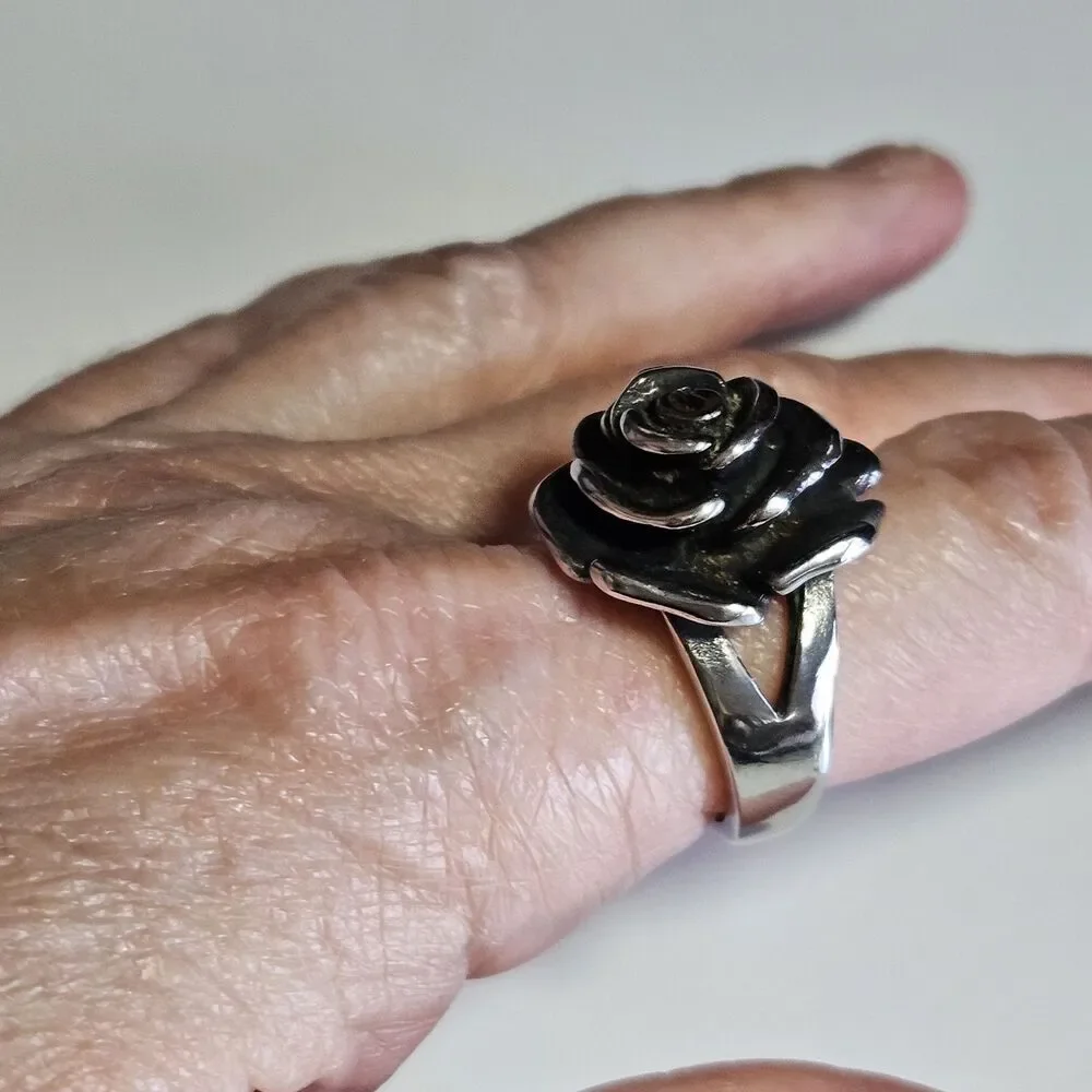 Spikes Stainless Steel Floral Rose Ring Size 8 Silver Tone Three Dimensional